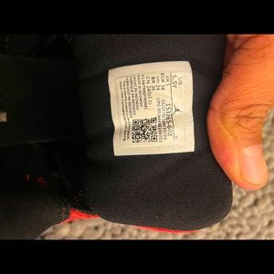 I nice pair of retro 12 only been wear once….